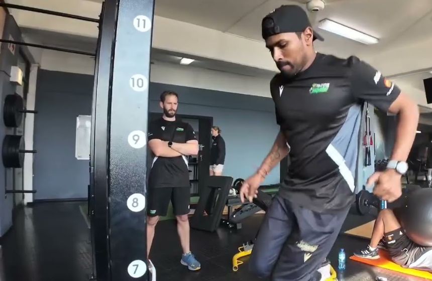 Prenelan Subrayen workout at gym