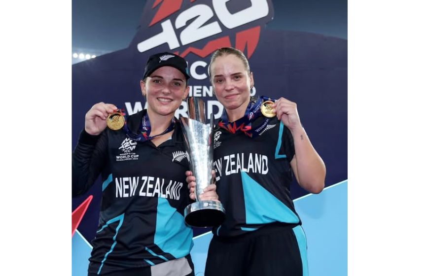 Jess Kerr and Amelia Kerr are celebrating the victory with holding ICC Women Champion Trophy